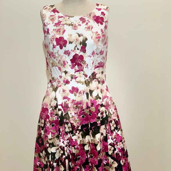 🌺White House Black Market Floral Fit & Flare - Picture 5 of 13